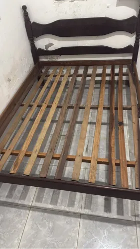 CAMA DE CASAL DE MADEIRA