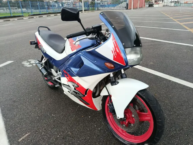 HONDA CBR 450 SR MUITO NOVA 1990