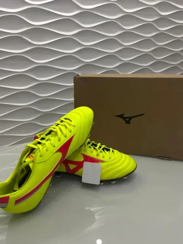 Chuteira de campo Mizuno morelia classic 39 NUNCA USADA