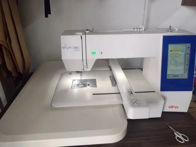 vendo máquina de bordar elnna 830