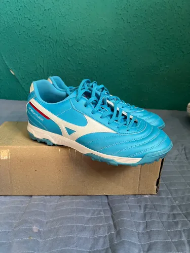 Chuteira Mizuno Classic TF 39