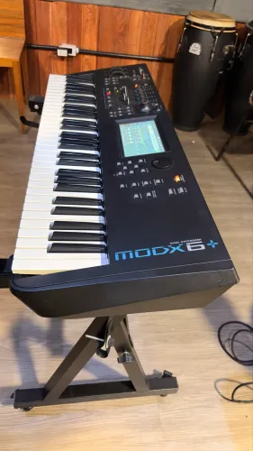 Yamaha MODX6+