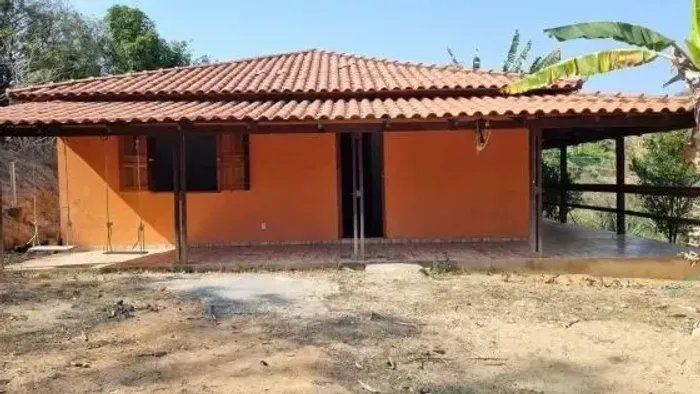 Sítio em Piracema MG Ótima localização com agua corrente aceito carro 199 MIL