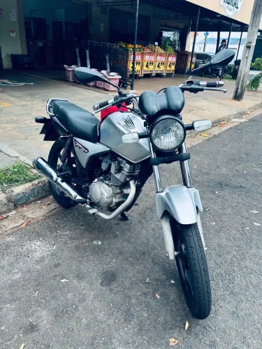 Vendo ou troco titan 150 2005 