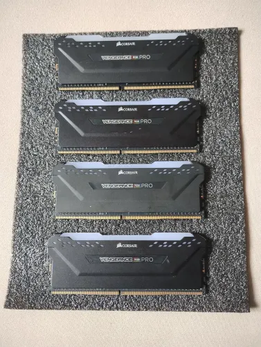 MEMÓRIA DDR4 32GB 4X8GB 3200MHZ CORSAIR VENGEANCE RGB PRO 