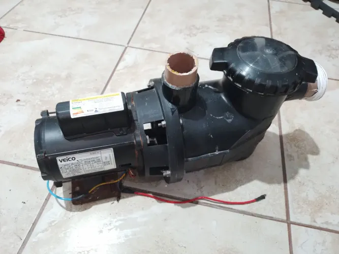 Vende-se uma motobomba usada mais estado de novo