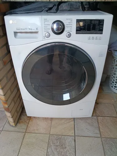 Máquina de lavar LG 11kg lava & seca