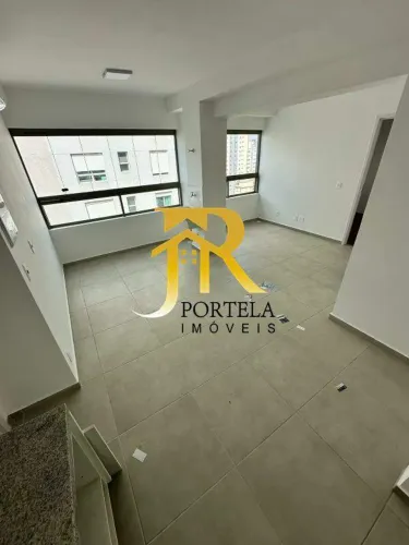 LOCAÇÃO: LINDO APTO SEM MOBILIA COM 2 SUITES, AR CONDICIONADO E 2 VAGAS DE GARAGEM EM COND