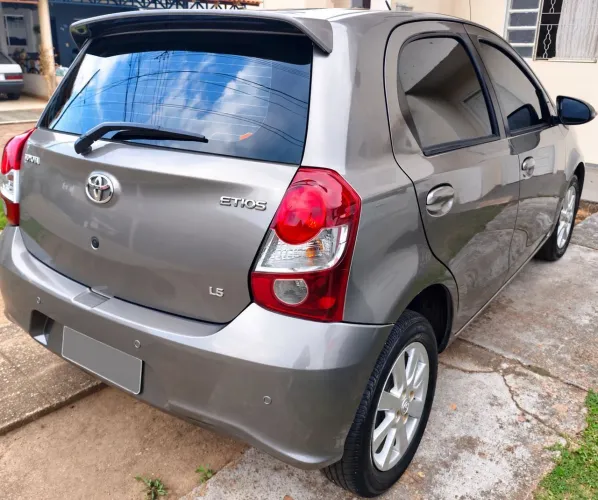 Toyota Etios X Plus 1.5 Flex 16V 5P Mec. 2020