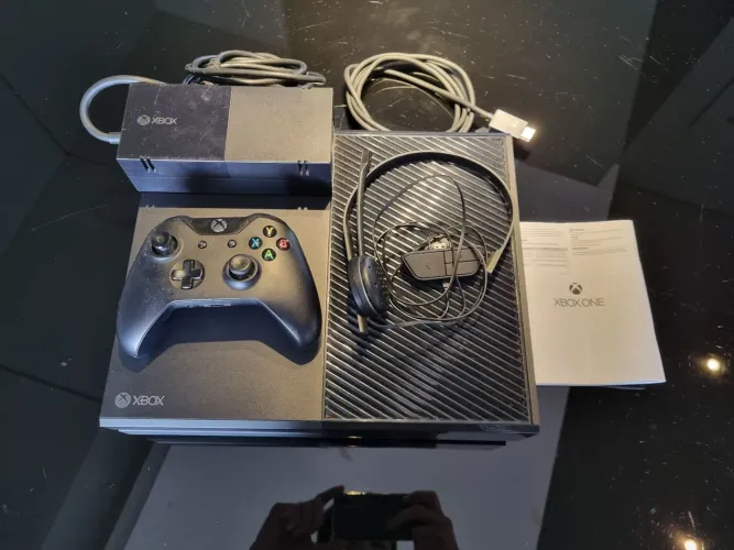 Xbox One X 1TB