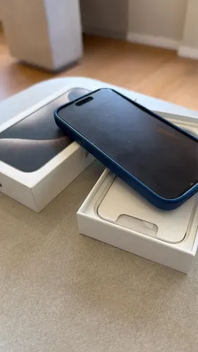 iPhone 15 Pro - 256GB