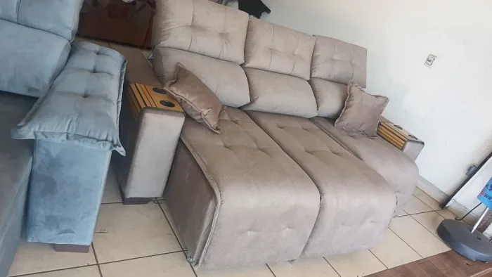 Sofá Retrátil e Reclinavel Pronto Entrega.