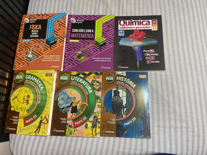 ? KIT ENSINO MÉDIO - PARTE III + MATERIAL ENEM - EDITORA MODERNA