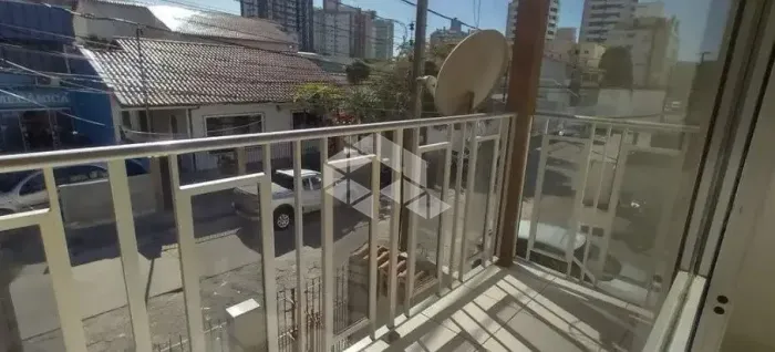 CASA COM 9 DORMITÓRIOS 2 VAGAS E EXCELENTE LOCALIZAÇÃO NA TRINDADE FLORIANÓPOLIS