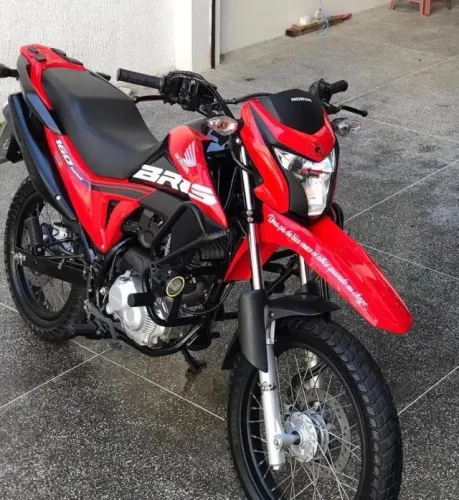 Bros 160. (Não tinha o modelo para escolher)
