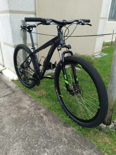 Bicicleta aro 29 Caloi tamanho M .