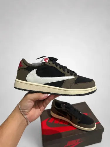 Air Jordan 1 Low Travis Scott Dark Mocha ? Novo na Caixa ? BR 41