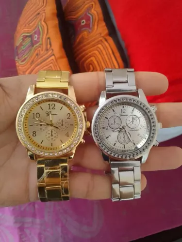 Relógios prata e dourado novos