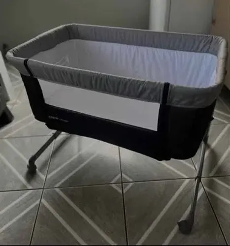 Berço e bebê conforto em ótimo estado