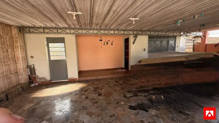 Casa à venda com 3 quartos (1 suíte) e 3 vagas no Antônio Zanaga II em Americana