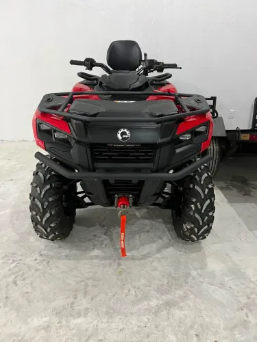 Quadriciclo can am xt 700