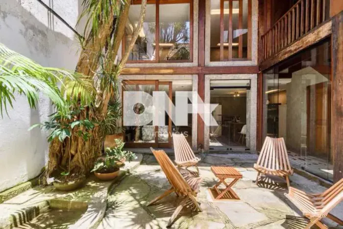 Apartamento - / Residencial / Gávea