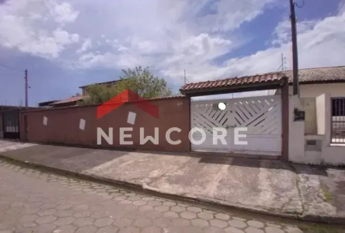 Casa em Rua Doutor Osvaldo Marçal - Estância Balneária Maria Helena Novaes - Peruíbe/SP