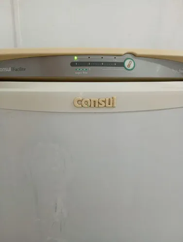 Geladeira Consul Frost Free 300l ,com Dispenser d água na porta ,usada !