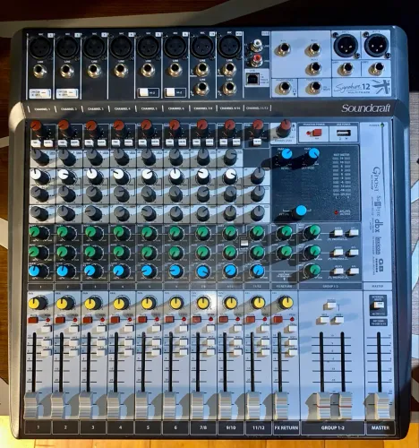 Mesa de som Soundcraft Signature 12 mkt
