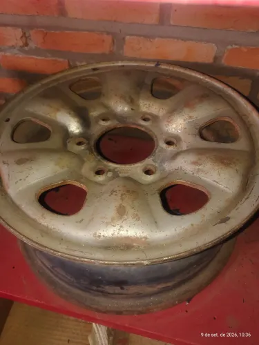 Roda ferro aro 15 6 furos S10