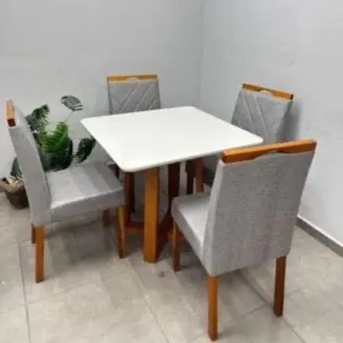 Mesa de Jantar Bali 90x90cm com Vidro e 4 Cadeiras California em Linho 