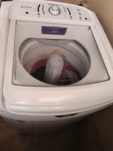 Máquina de lavar roupa Eletrolux 16 kilos