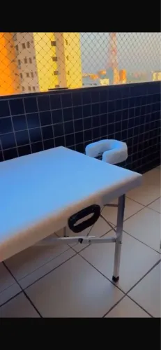 Maca de massagem portátil com rodinhas - seminova