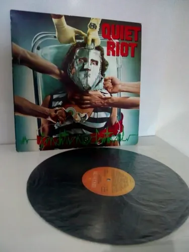 Quiet Riot LP disco vinil Condition Critical 