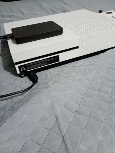 Xbox one S 500gb+HD1TB