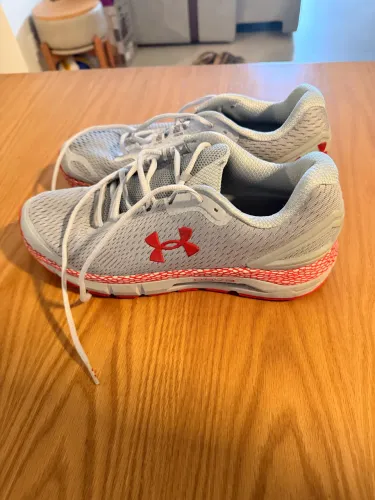 Tênis Under Armour HOVR Infinite