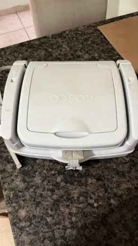 Vendo cadeira de alimentação para criança