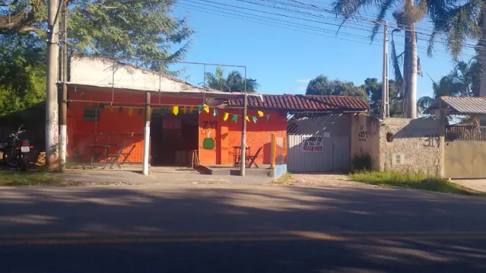 Ponto comercial já funcionando com salão, casa e piscina