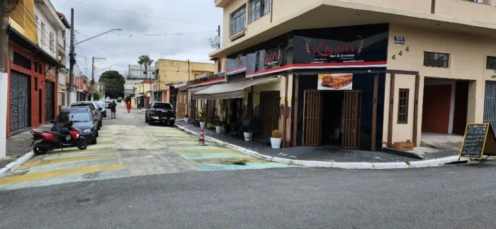 vendo ponto com instalacões de Bar e restaurante na Penha tel 11. *
