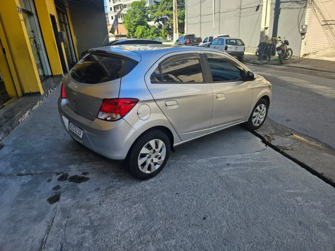 Chevrolet Onix Hatch LT 1.4 8V Flex Power Mec. 4P 2015