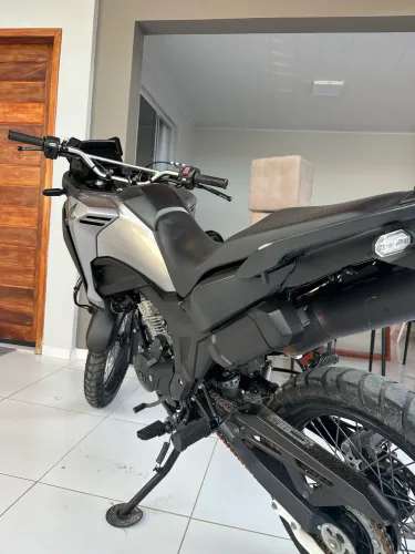 Honda Sahara 300 ABS 2024 - 5.000 km - Impecável