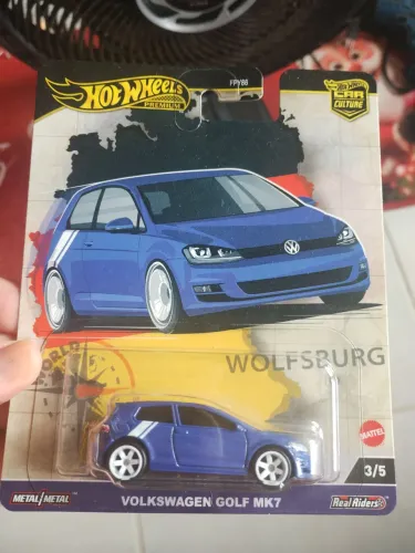 Hotwheels Premium Volkswagen Golf MK7