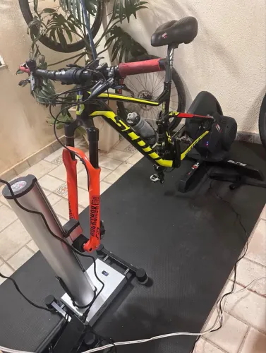 Kit Rolo+simulador subida Treinamento Interativo Elite Direto + suporte+k7 