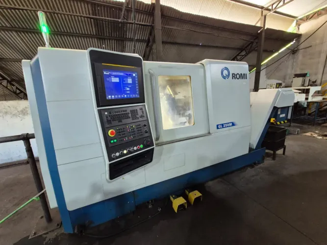 Torno CNC Romi GL250 M - Ferramenta Acionada - Ano 2022
