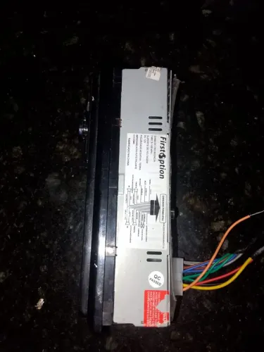 Vende -se toca CD firstoption.entrada para:USB,blotof,cartão de memória,cabo de áudio.