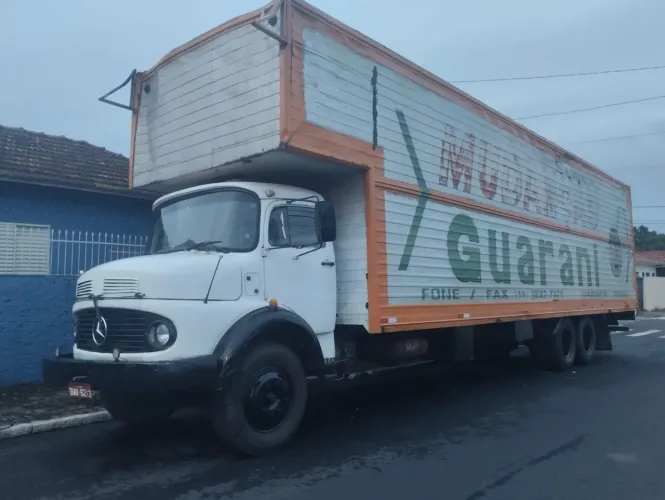 Vendo ou troco caminhão baú por caminhão menor o valor 85.000