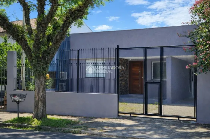 Oportunidade no Jardim Itú! Casa ampla com 2 suítes, quiosque e espaço para piscina