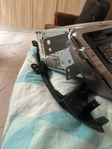 RÁDIO ORIGINAL ELANTRA 2013.  IMPECÁVEL. 