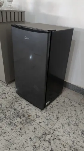 Geladeira frigobar Midea 93 litros 127V