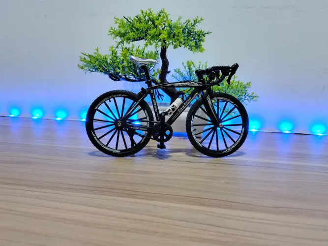 BICICLETA MINIATURA PRETA MOTON BIKE